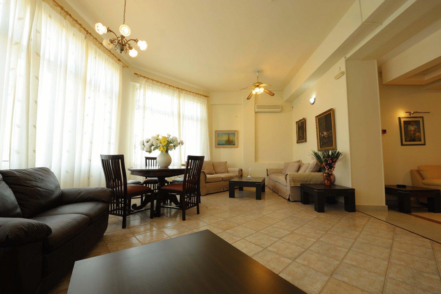 Kentrikon Hotel & Spa Лутра-Едіпсу Екстер'єр фото