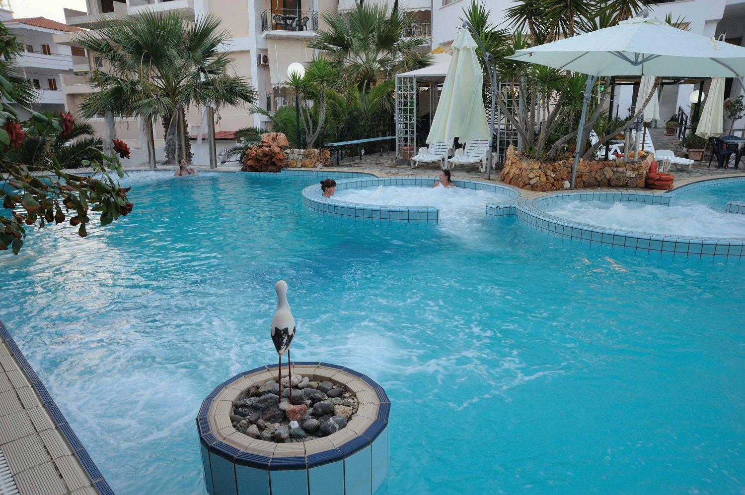 Kentrikon Hotel & Spa Лутра-Едіпсу Екстер'єр фото